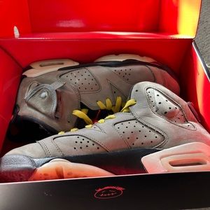 Travis Scott Jordan 6, 7 youth, suede is good easy to clean
